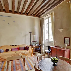Marais-rue Des Rosiers Id 24 Paris